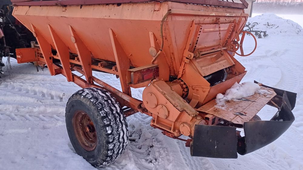 Rozsiewacz do wapna piasku soli nawozu Stan bdb