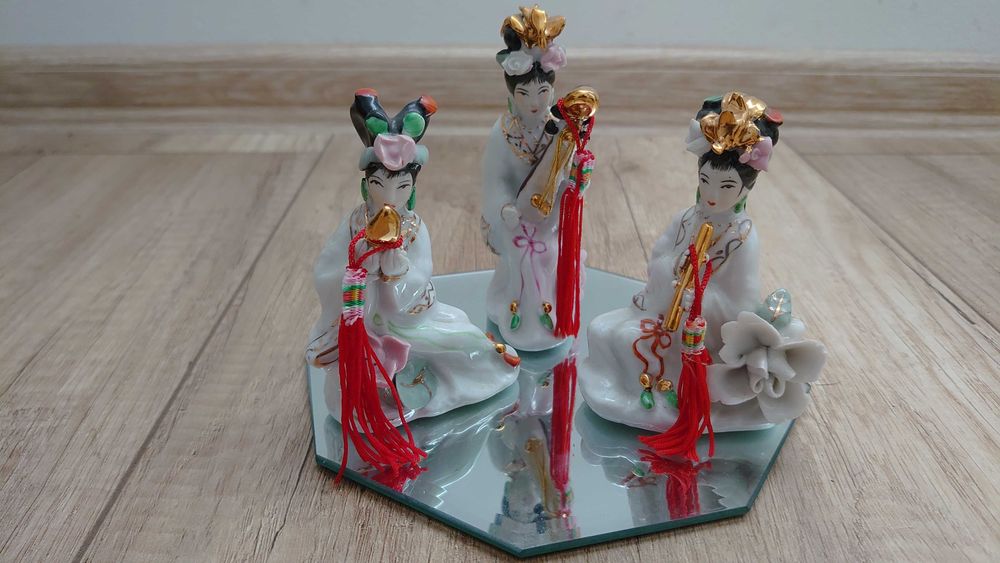 figurki porcelanowe, chińskie, orientalne 3 gejsze