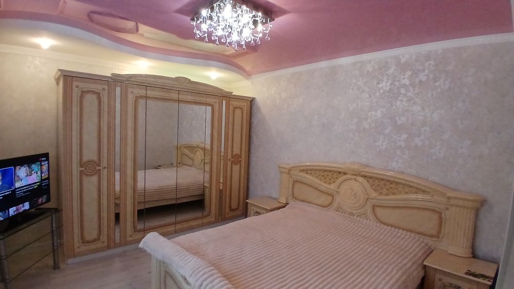 Будиночок ПОДОБОВО  зі СВІТЛОМ і теплом в ЦЕНТРІ міста !!!