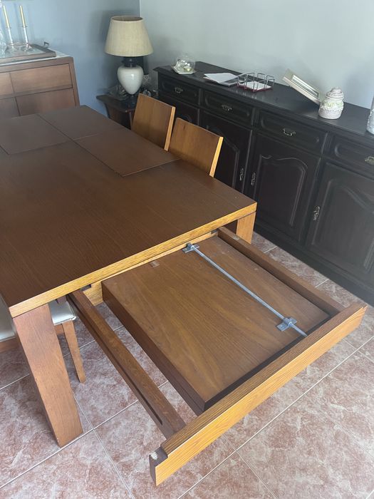 Mesa de sala e 4 cadeiras
