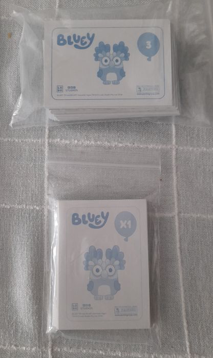 Vendo Cromos"Este episódio da Bluey chama-se...caderneta de cromos!
