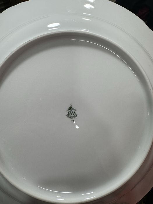 Vendo 2 pratos grandes Vista Alegre