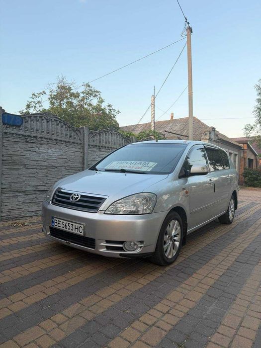 Продам Toyota Avensis Verso 2002 р.в.