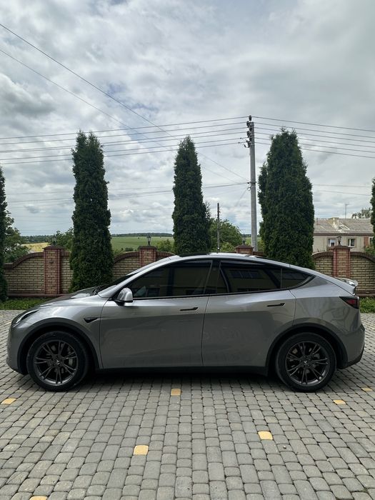 Tesla Model Y Long Range Dual Motor 2024 82.5 кіловат