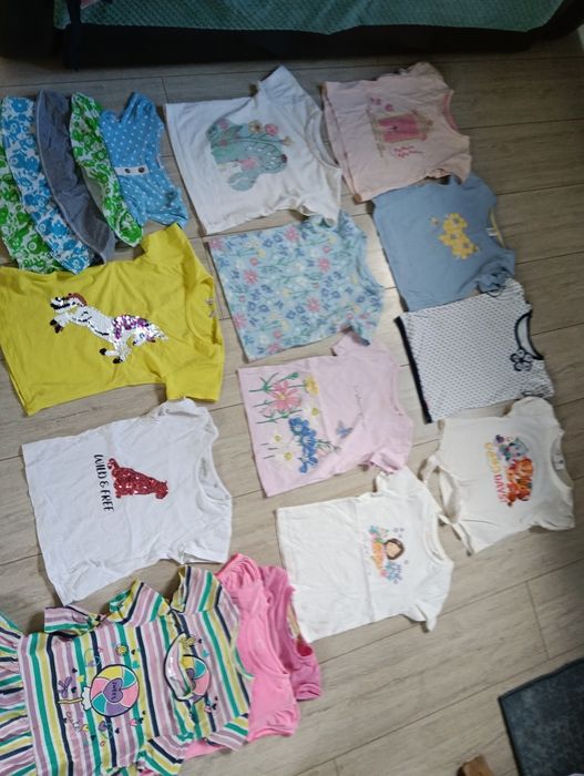 Zestaw ubrań rozmiar 104