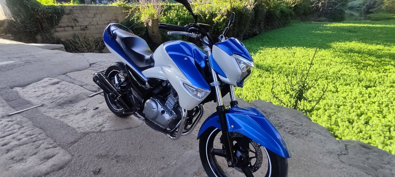 Suzuki Inazuma 250 Motociclos Scooters em Porto OLX Portugal