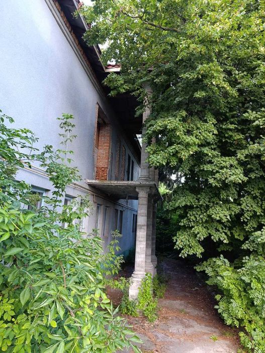 комерційне приміщення вільного призначення площею 563 кв.м.