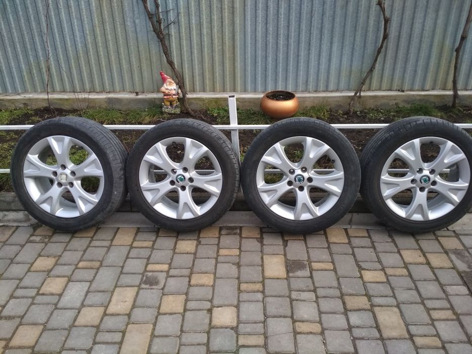 Продам диски з резиною 225/50/17