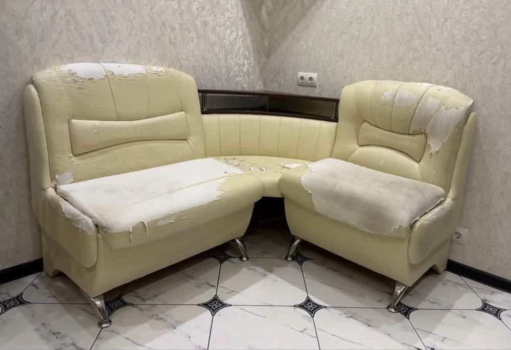 кухонний уголок під реставрацію
