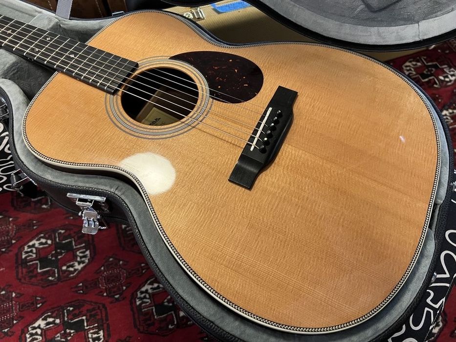 Guitarra Eastman E8-OM TC c/ Case - IMPECÁVEL