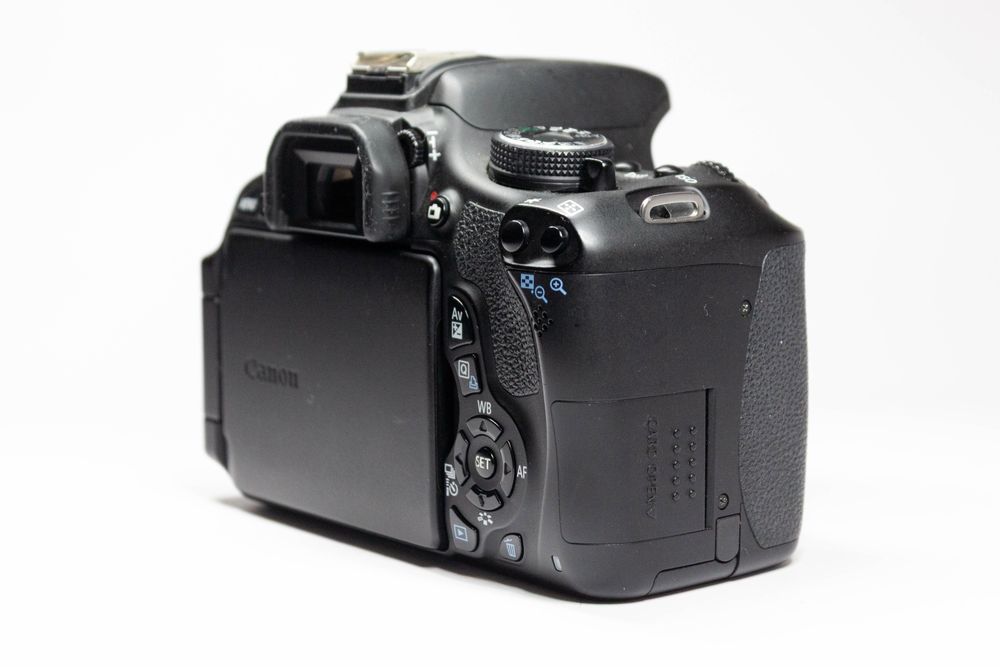 Canon EOS 600D + Canon 18-55mm