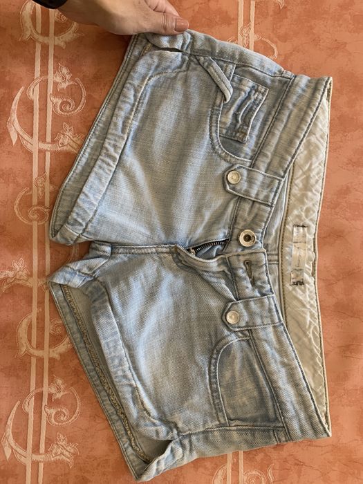 Calções de ganha azul claro.