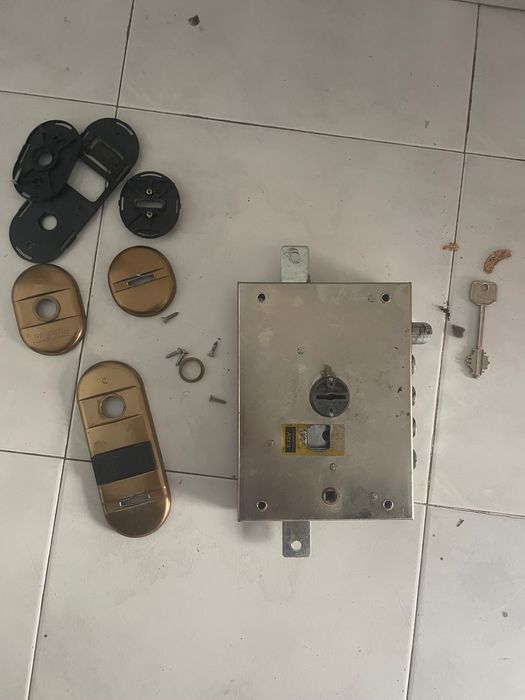Fechadura Dierre com 3 chaves porta blindada