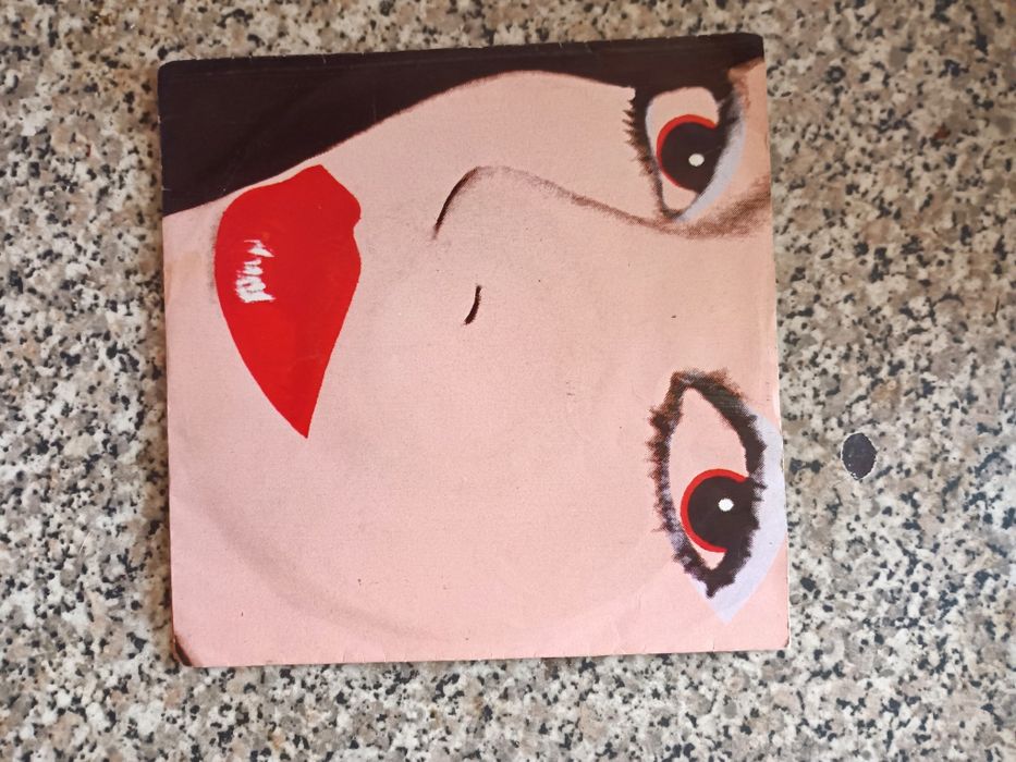 Discos vinil single 2€ unidade. Bom estado de conservação