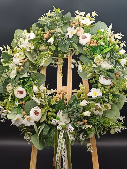 Duży wianek na drzwi