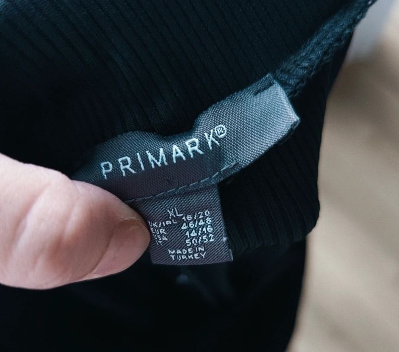 Czarne prążkowane legginsy 46/48