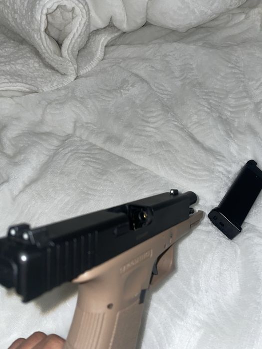Glock 23 – Airsoft a Gás (GBB) – Bom estado
