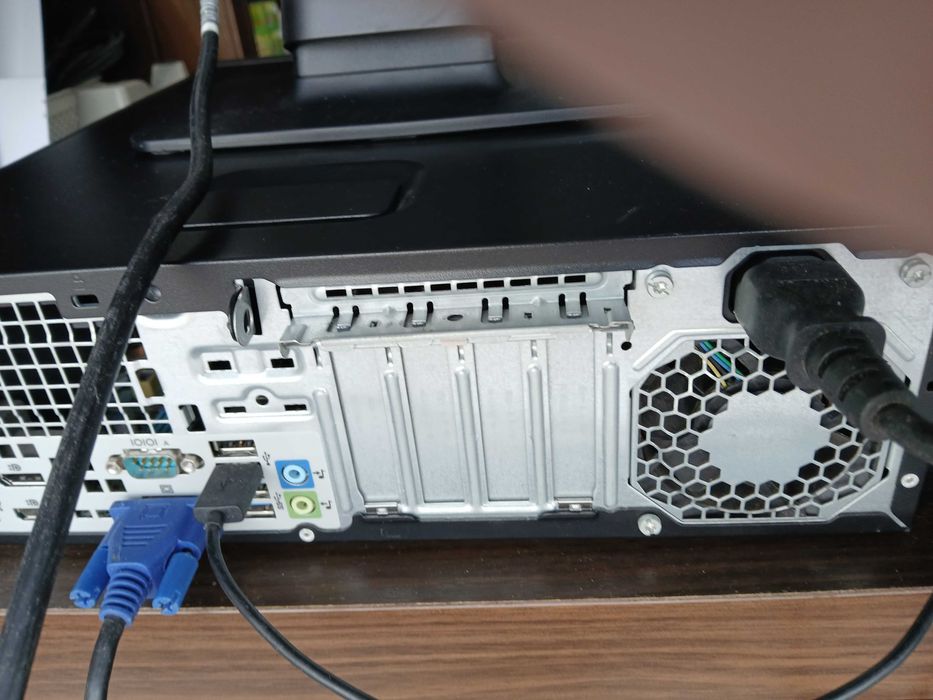 Computador HP ProDesk 600 G1 SFF + Monitor HP Compaq 22" "RESERVADO"