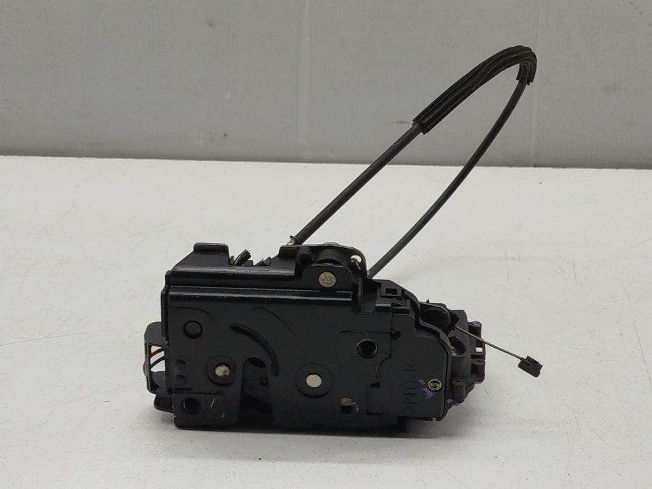 Fecho da Porta Frente Esquerdo - VOLKSWAGEN PASSAT Variant (3B6) | 00 - 05