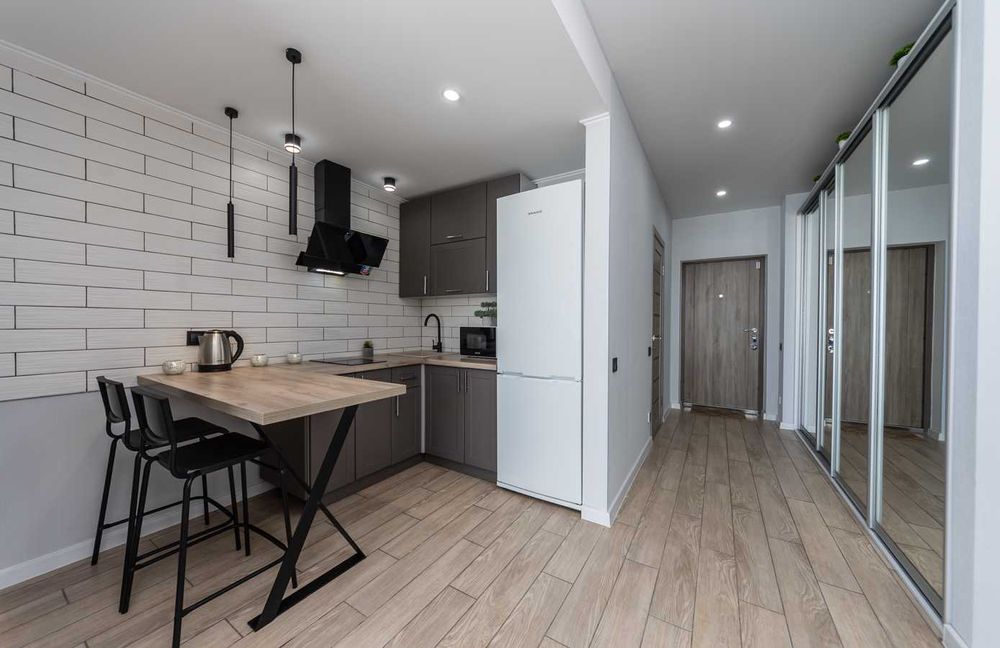 Є своє укриття! Стильна студія біля метро, Бажана, 17.