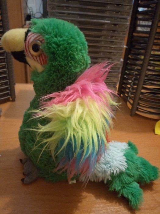 Говоряча папуга. Іграшка.