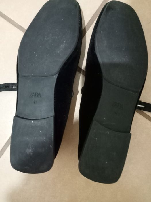 Vendo sapatos número 41, pouco uso.