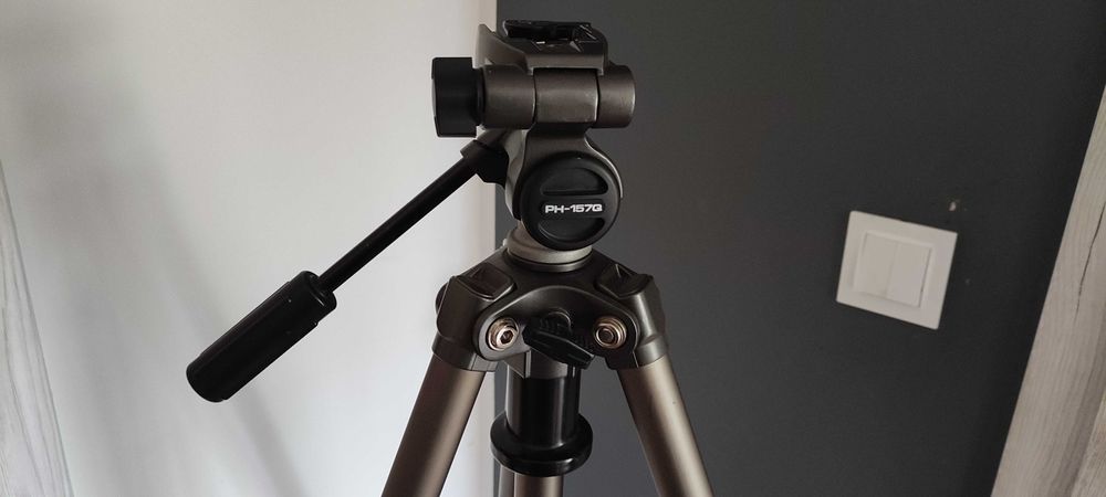 Statyw Velbon Delta z głowicą Velbon PH-157Q