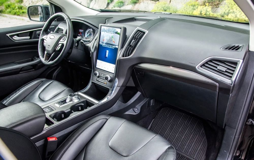 Ford Edge Titanium 2022 року