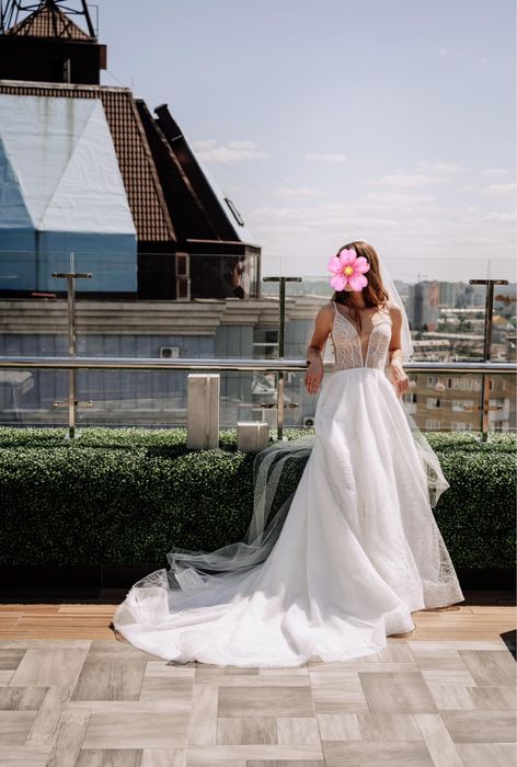 Весільна сукня в ідеальному стані