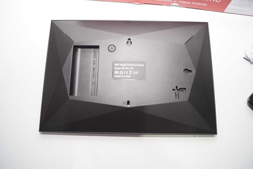 1597 Ramka cyfrowa multimedialna 10,1" wifi aplikacja frameo czarna