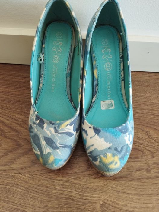 Sapatos alto tecido marca Guimarães