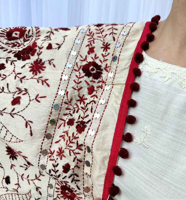 Orientalna chusta dupatta haftowana ręcznie paisley haft czerwony