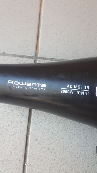 Продам фен Rowenta
