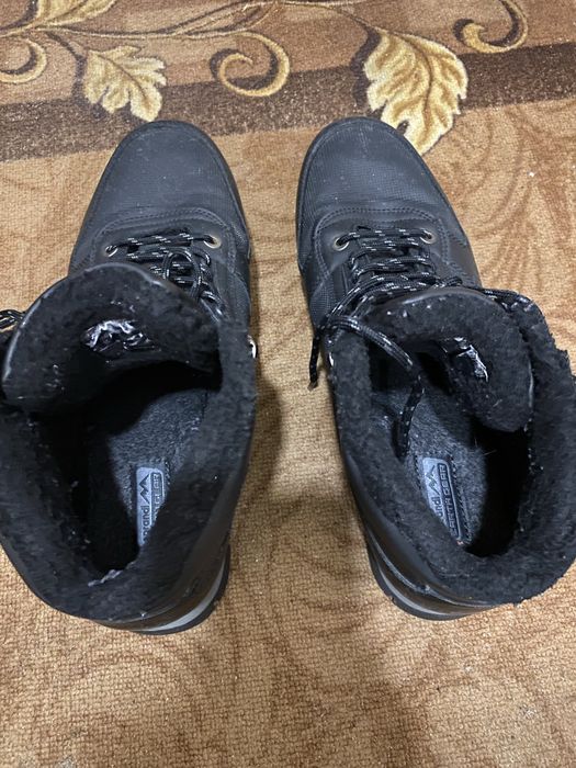 Продам высокие ботинки