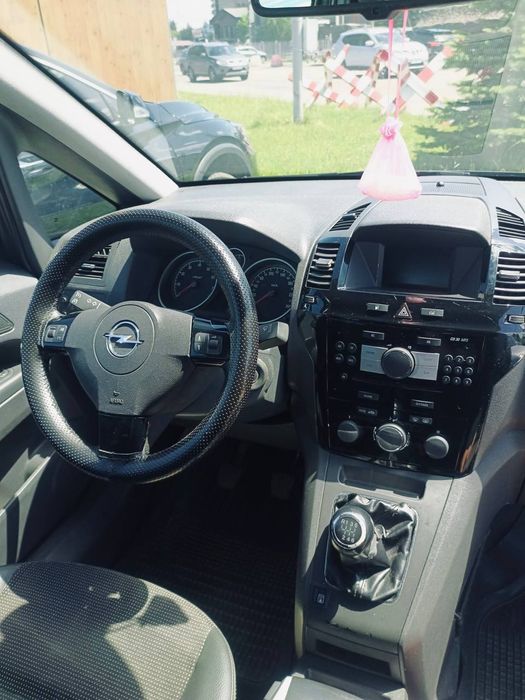 продам Opel zafira B терміново