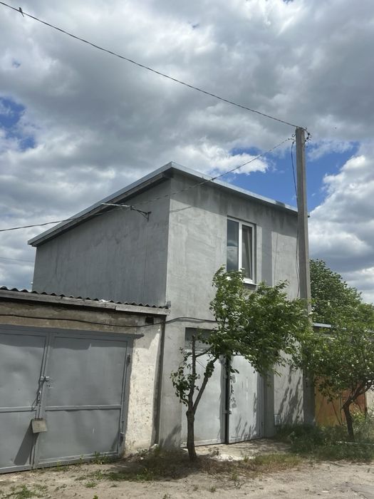 Двоповерховий гараж Сарни/телебачення/вода/зона відпочинку