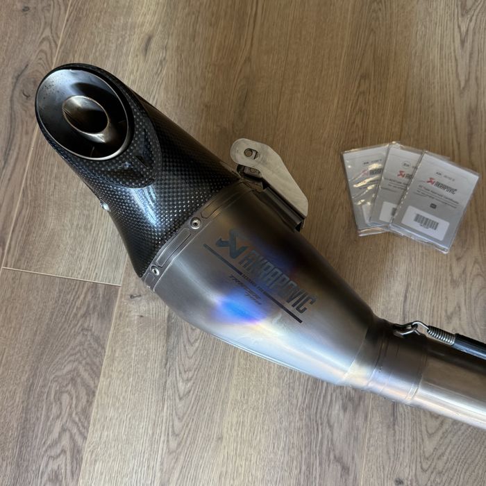Escape Completo Akrapovic Titanium Carbono Tracer 7 MT07 XSR700 Euro5