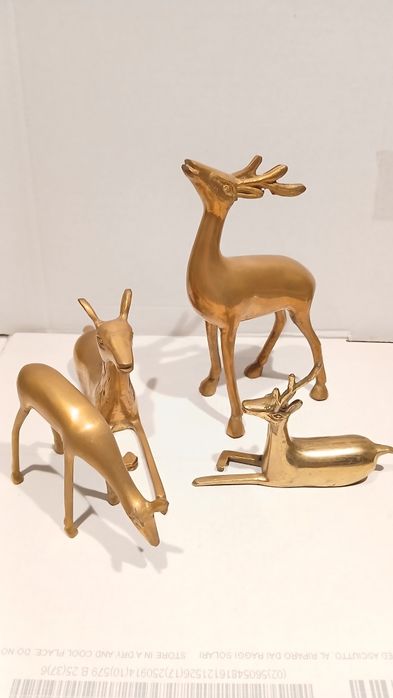 Estatuetas de veado em bronze