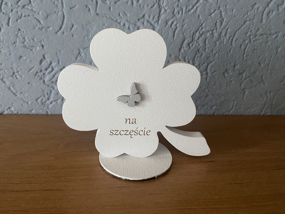 Czterolistna koniczyna ozdobna na szczęście