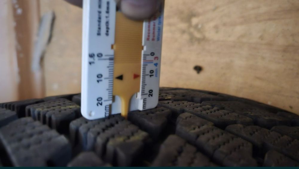 Шины всесезонные, 275 40 20 - 315 35 20, 8мм