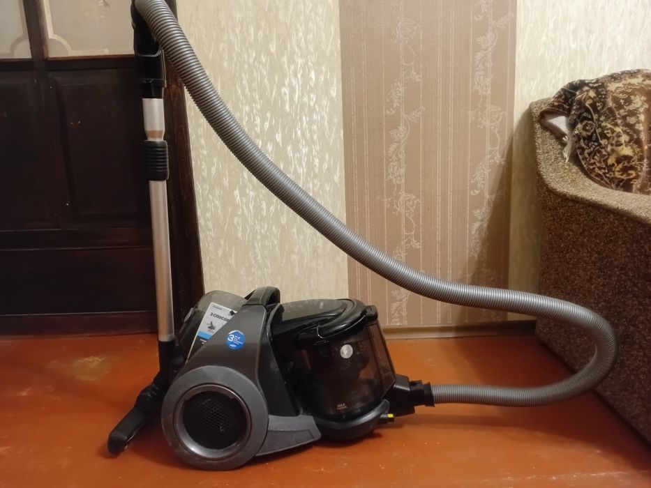 Пилосос Samsung.