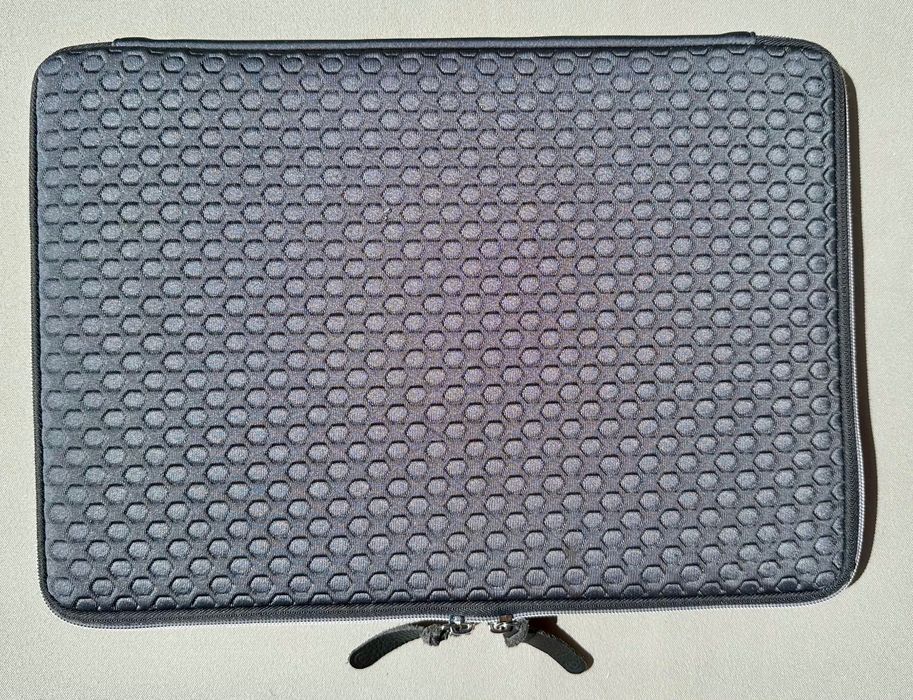 Pokrowiec etui booq na notebooka 14-15"