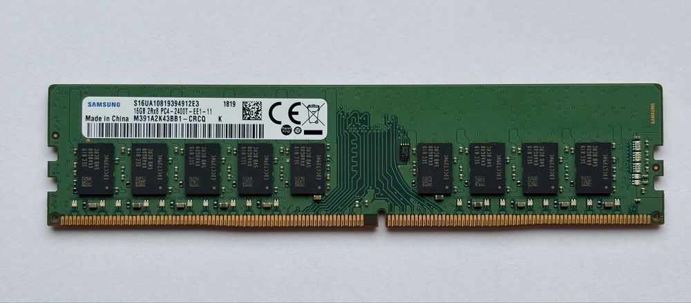 Samsung 16GB - ECC - UDIMM DDR4 2400MHz,  M391A2K43BB1- CRCQ