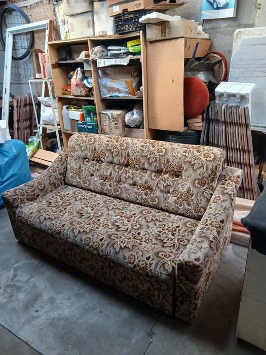 Kanapa staro modna