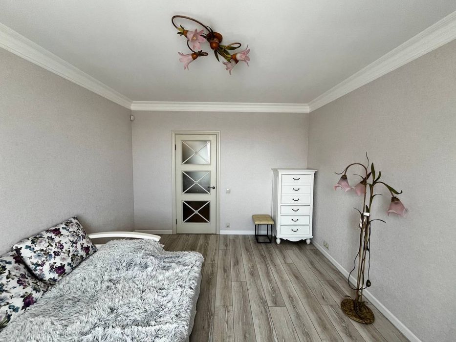 продажа 3к (кухня + три комнаты) в ЖК Днепровская Брама