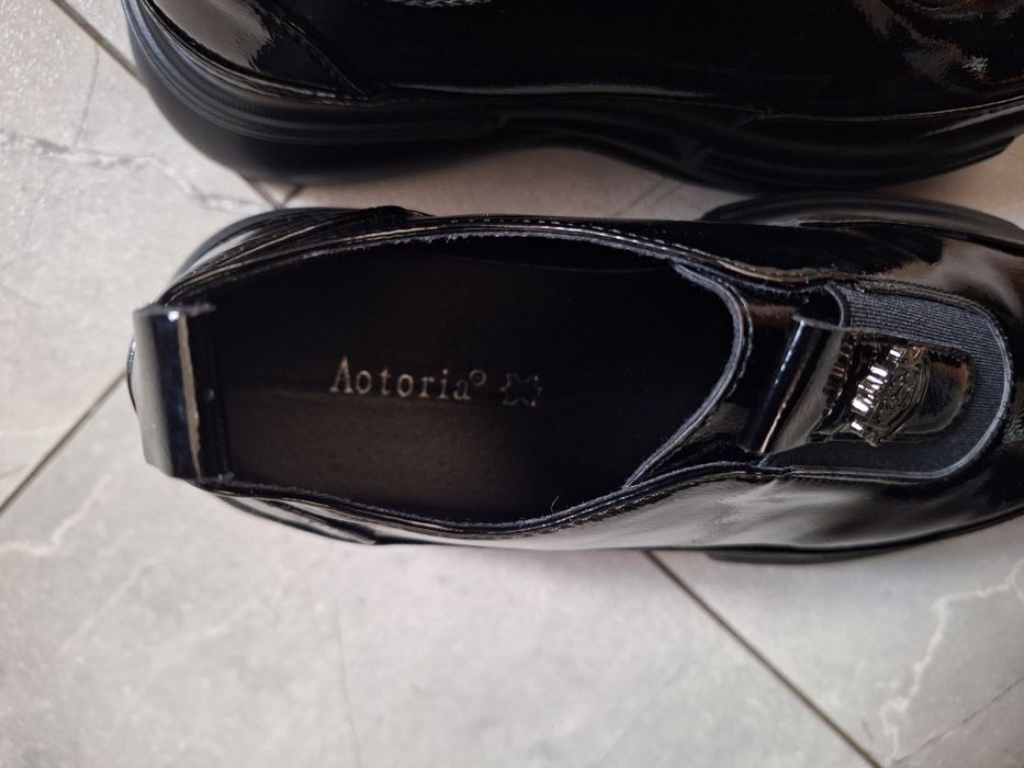 Adidasy na wysokiej podeszwie 36