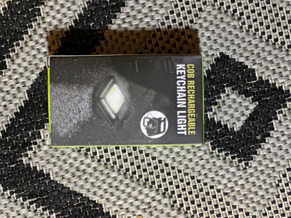 Брелок ліхтарик LED акумуляторний з карабіном та з магнітом