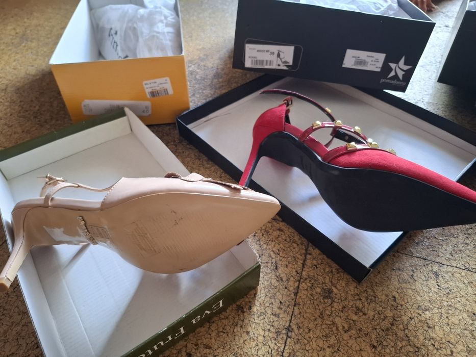 Calçado ,aberto em caixa original,resto de colecção  individual