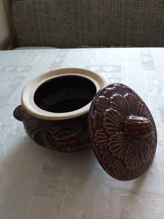 Продам глиняную кастрюлю
