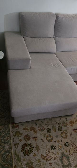Sofá com chaise longue